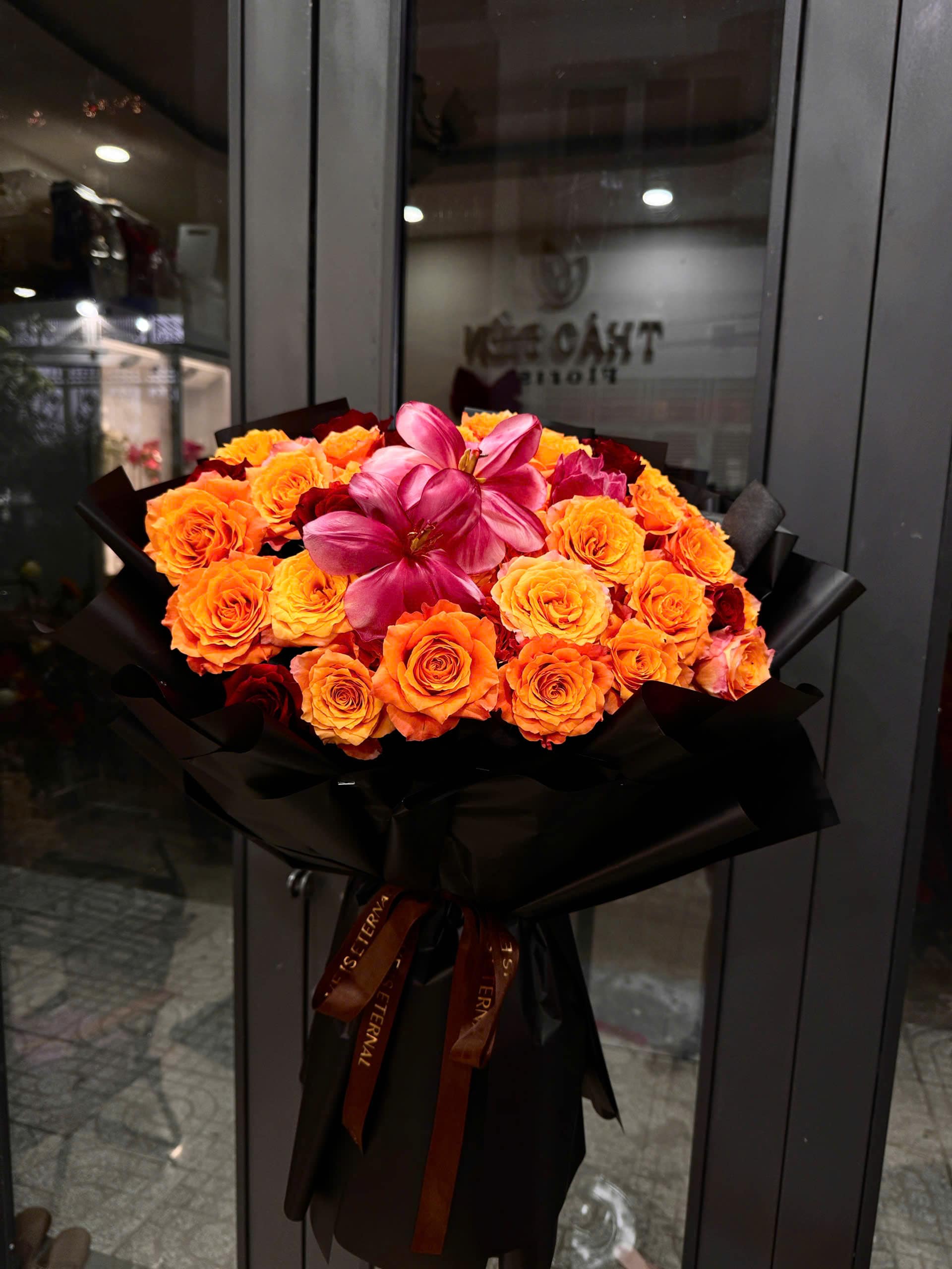 TD05 - Bó Hoa Hồng Cam và Hoa Ly Sang Trọng