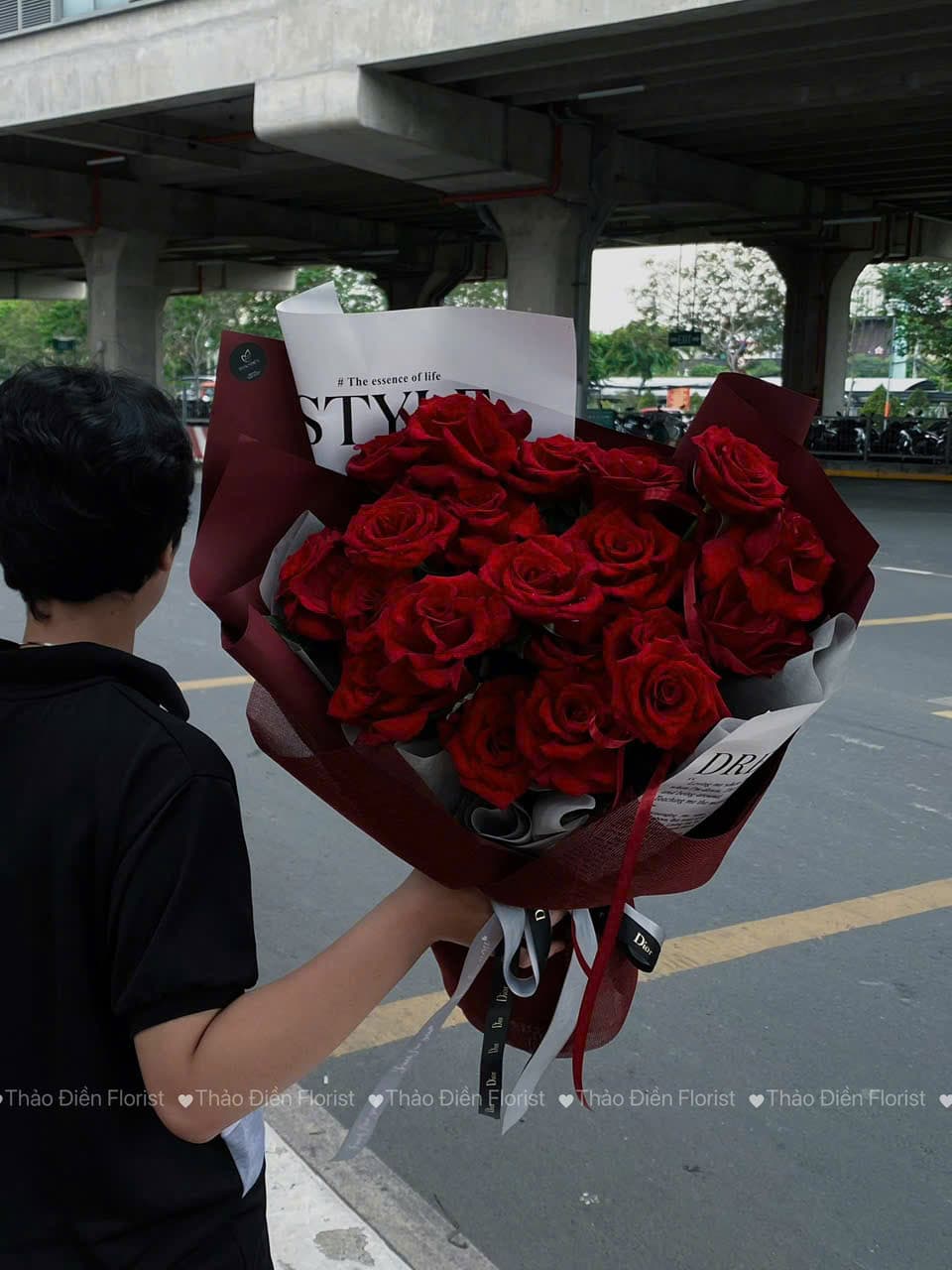 TD10 - Bó Hoa Hồng Đỏ Cổ Điển - Ảnh 3