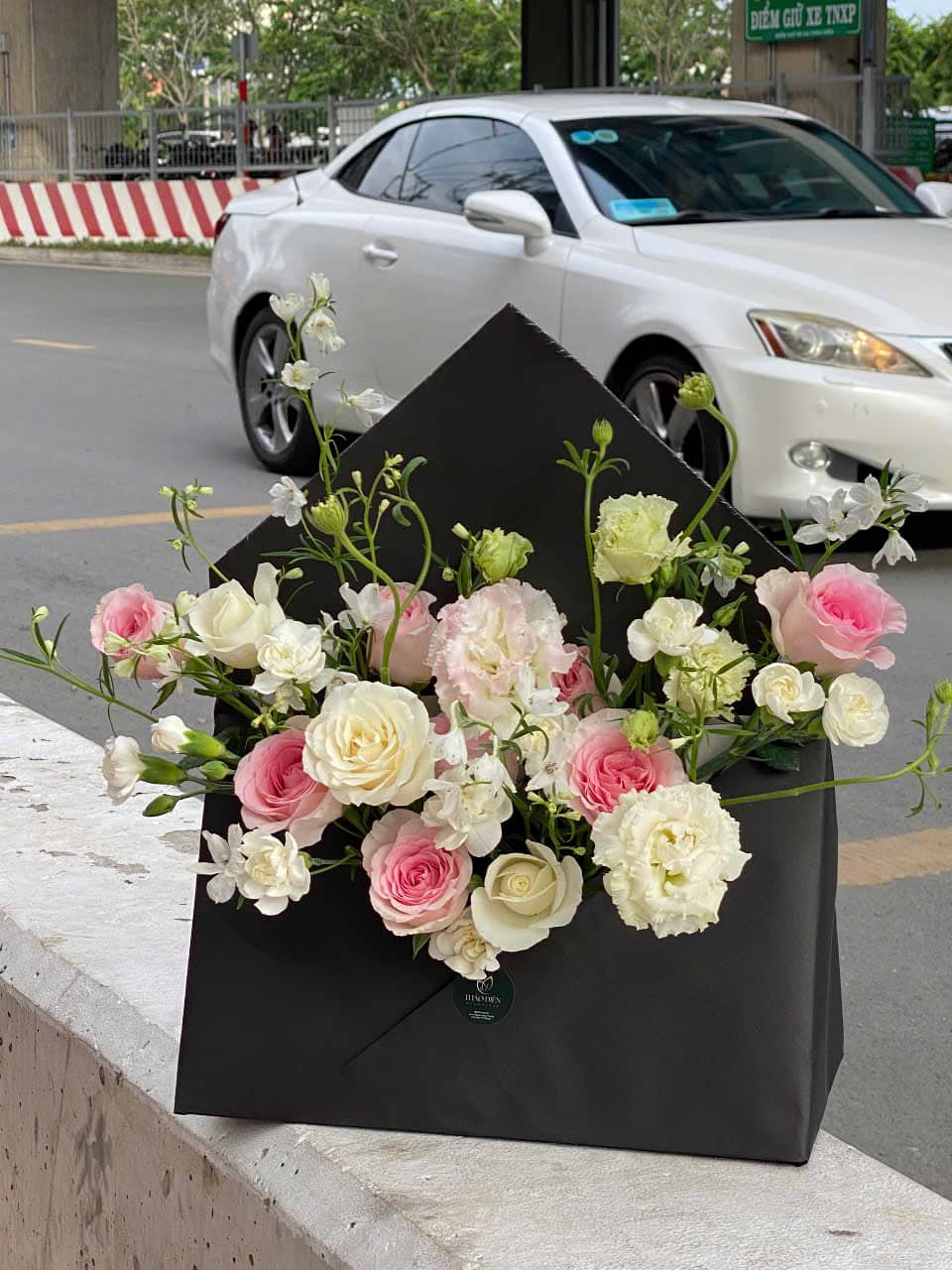 TD26 - Hộp Hoa Phong Thư Pastel Ngọt Ngào