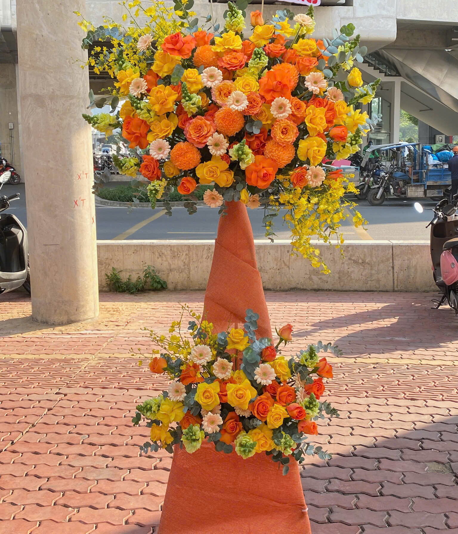 Kệ Hoa Chúc Mừng 2 Tầng "Khởi Đầu Thịnh Vượng"